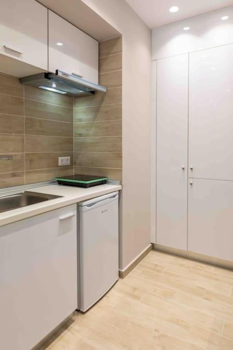 Luxury Cozy Appartment In The City Center Rhodes City エクステリア 写真